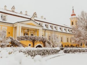 Jižní Slovensko luxusně na zámku v Hotelu Château Belá **** se snídaní či polopenzí, wellness, fitness a kinem