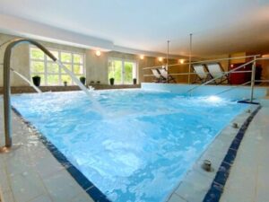 Miskolc 450 m od termálů v Bástya Konferencia és Wellness Hotelu **** s all inclusive light + vířivky a sauny