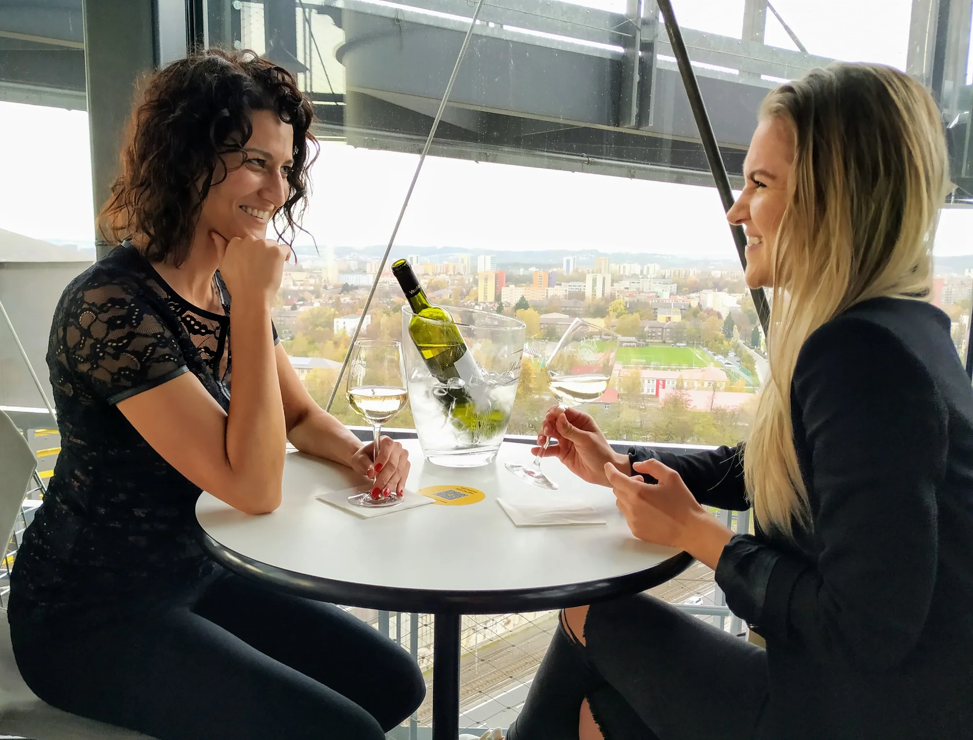 Bolt Tower: vstup na věž a lahev vína pro 2 osoby - Obrázek 5