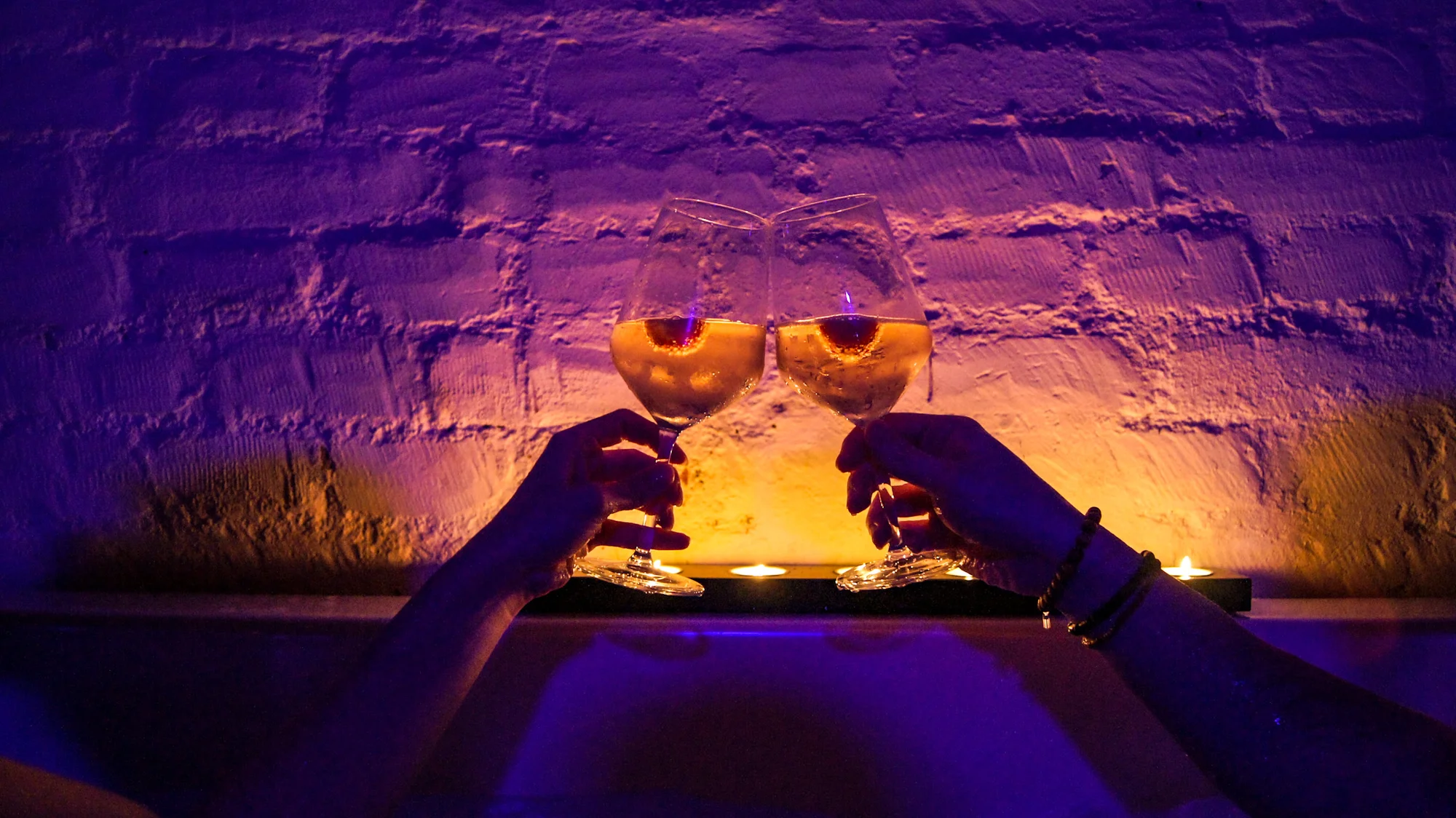 Privátní relax v hydromasážní vaně a infrasauně - Obrázek 11