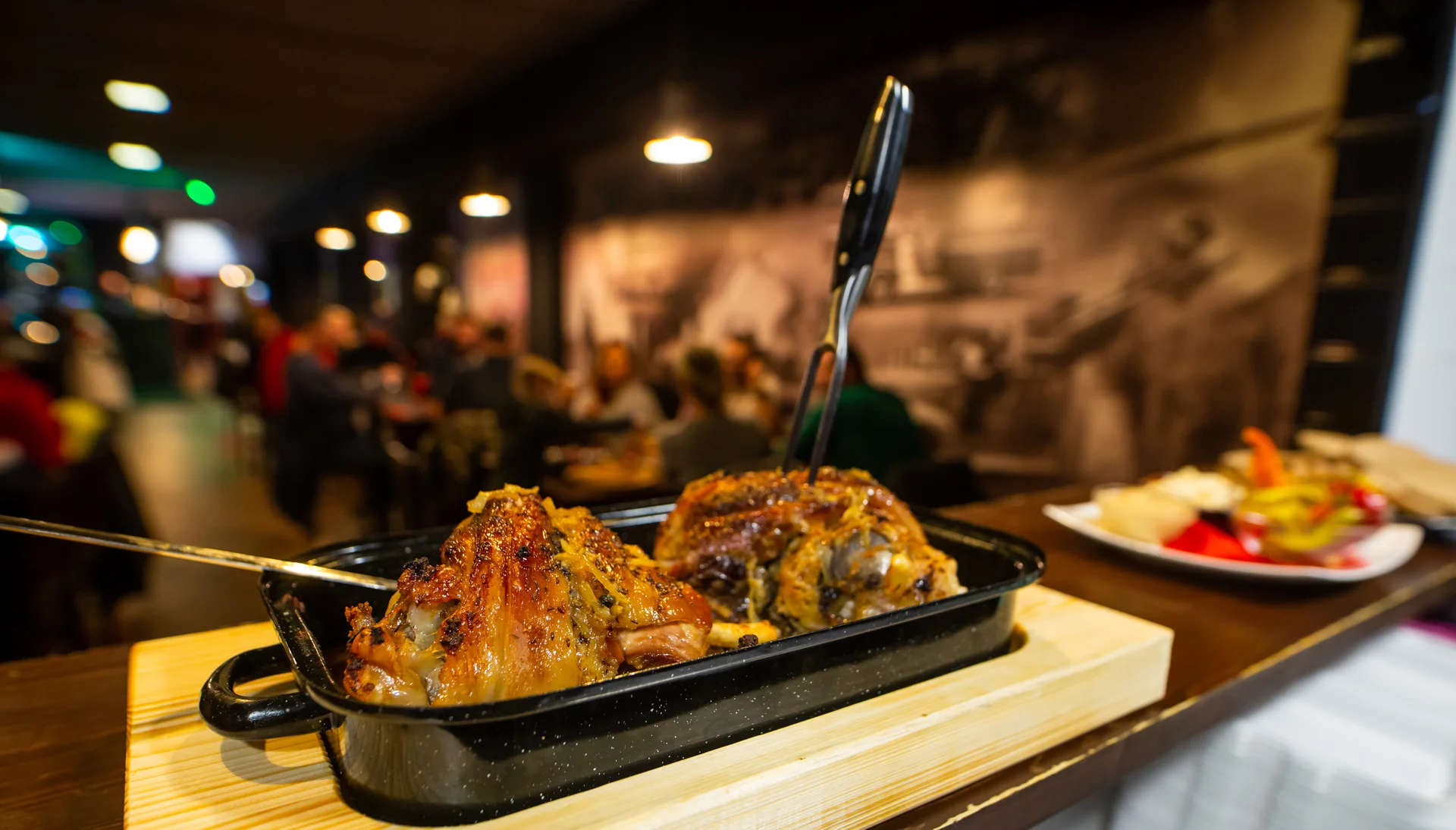 1-2 pomalu pečená kolena, přílohy i pivo Pilsner Urquel - Obrázek 8