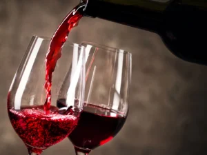 Degustace likérových vín v historickém sklípku