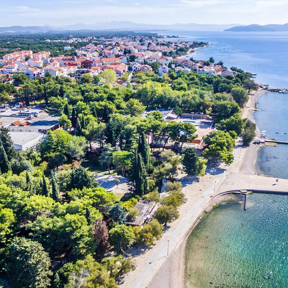 Chorvatská Vodice: hotel u pláže, polopenze, bazén - Obrázek 2