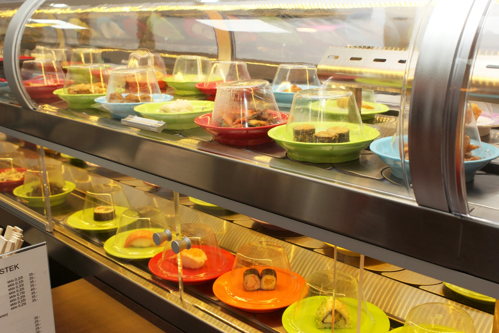 Running sushi: 2hodinová asijská hostina v OC - Obrázek 8