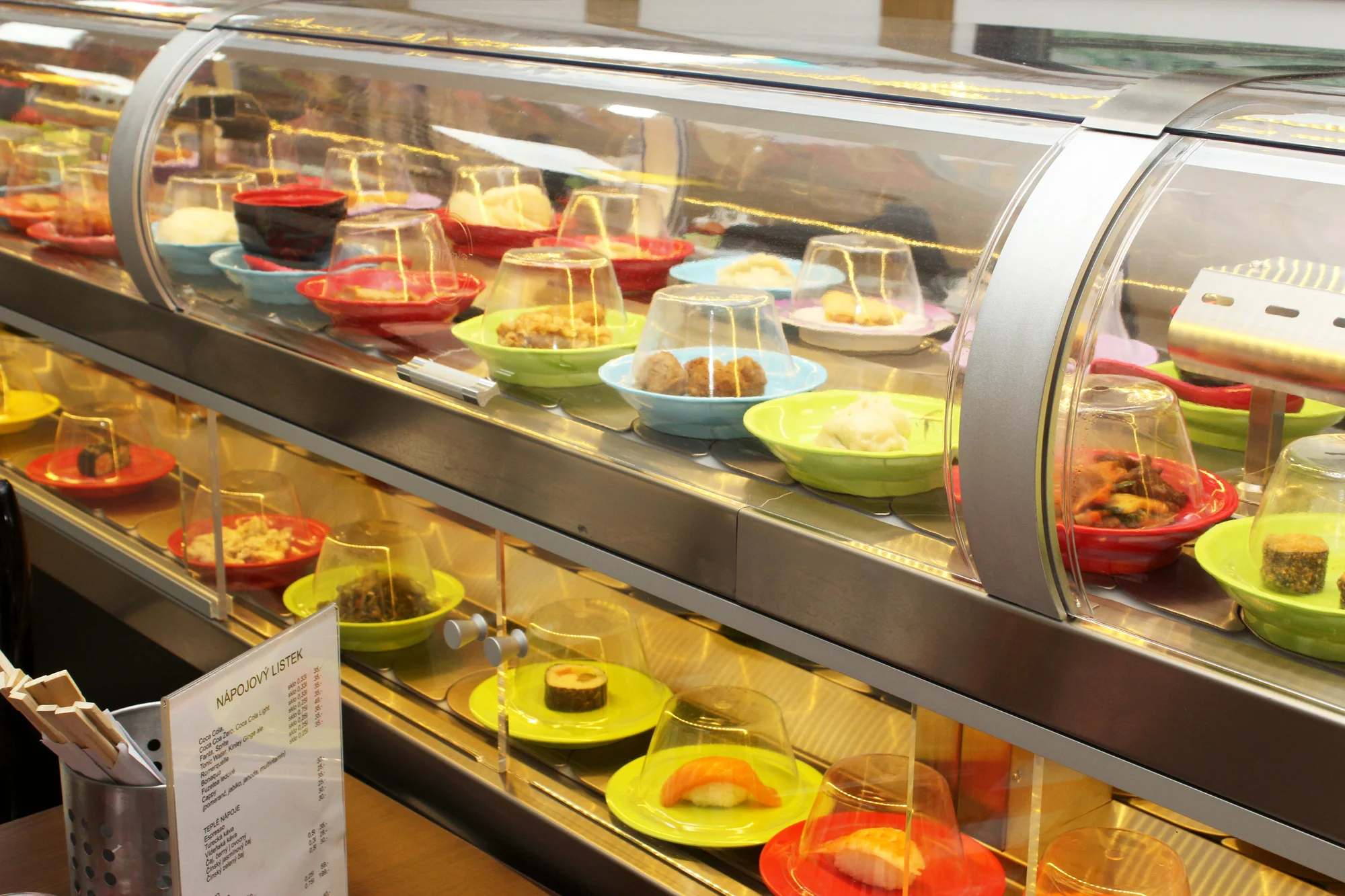 Running sushi: 2hodinová asijská hostina v OC - Obrázek 7