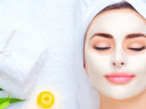 Nabité kosmetické balíčky: péče o pleť i dekolt