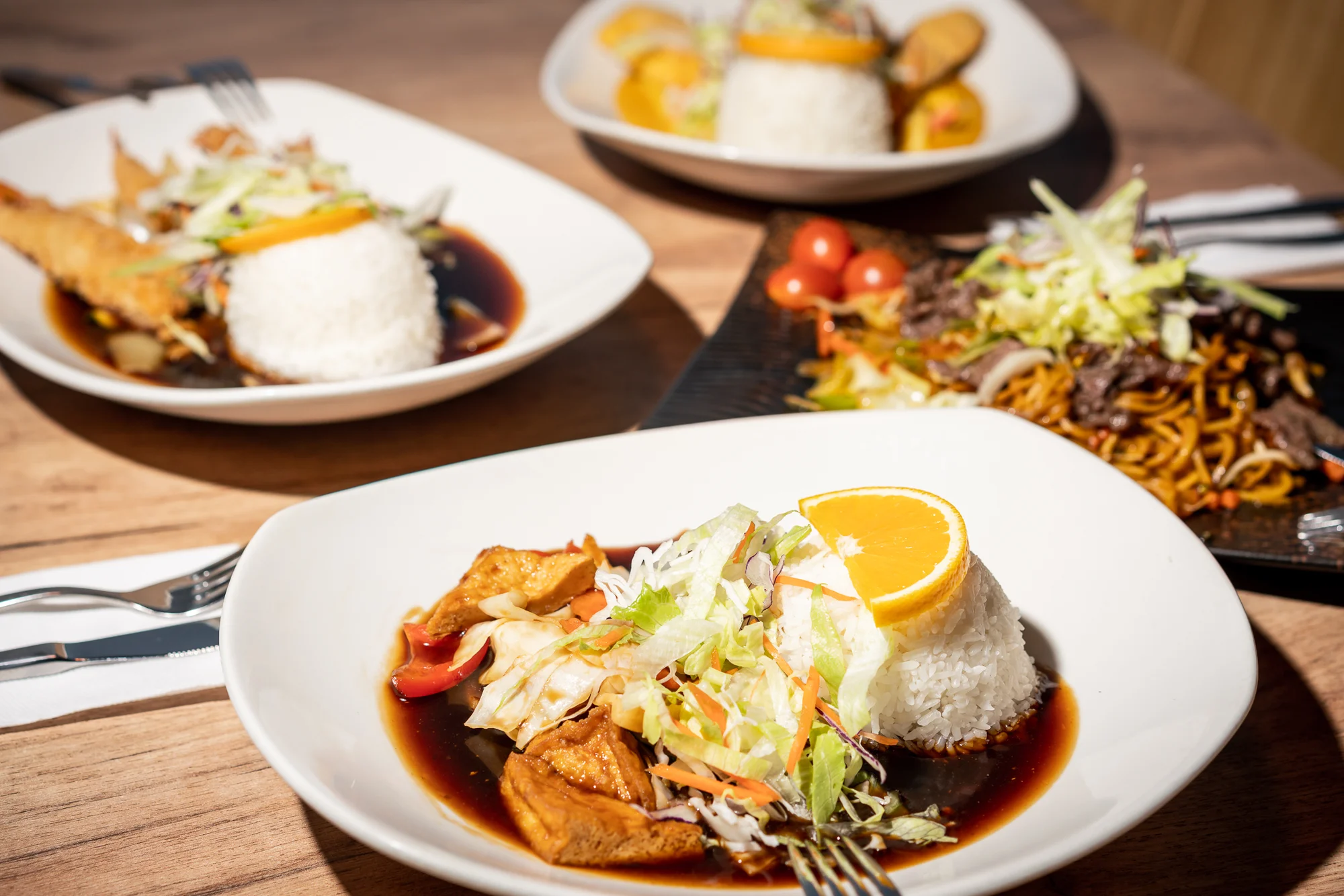 Asijský hlavní chod podle výběru: kuře, nudle i tofu - Obrázek 9