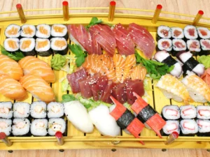 Sety 12–76 ks sushi: vege i s rybami či krabem