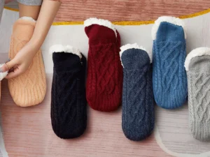 Zateplené protiskluzové ponožky s hřejivým beránkem