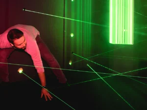 Vstup do laserového bludiště v Liberci pro 1–4 os.