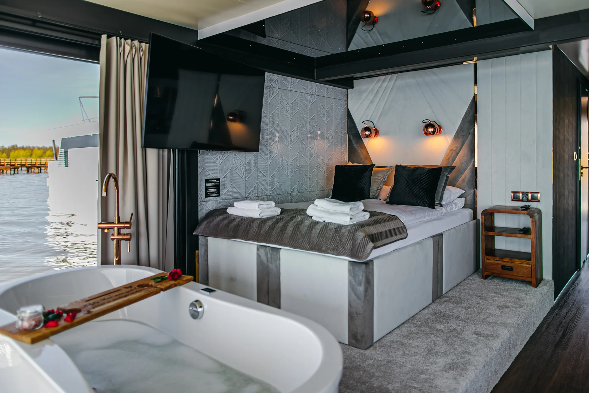 Luxusní houseboaty na jezeře: strava i privátní wellness - Obrázek 10