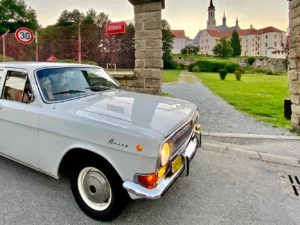 Zážitkový výlet veteránem Volha GAZ 24 z roku 1971