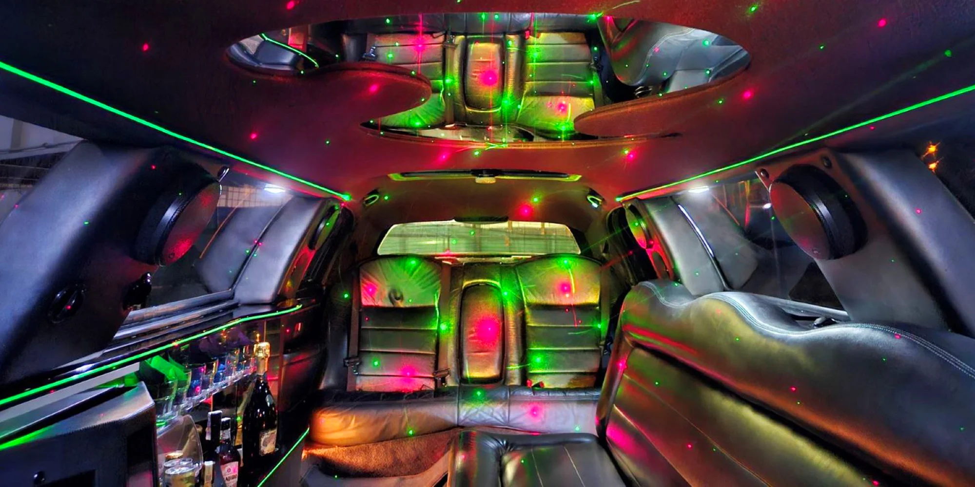 Pořádná jízda v dlouhé limuzíně Lincoln Town Car - Obrázek 4