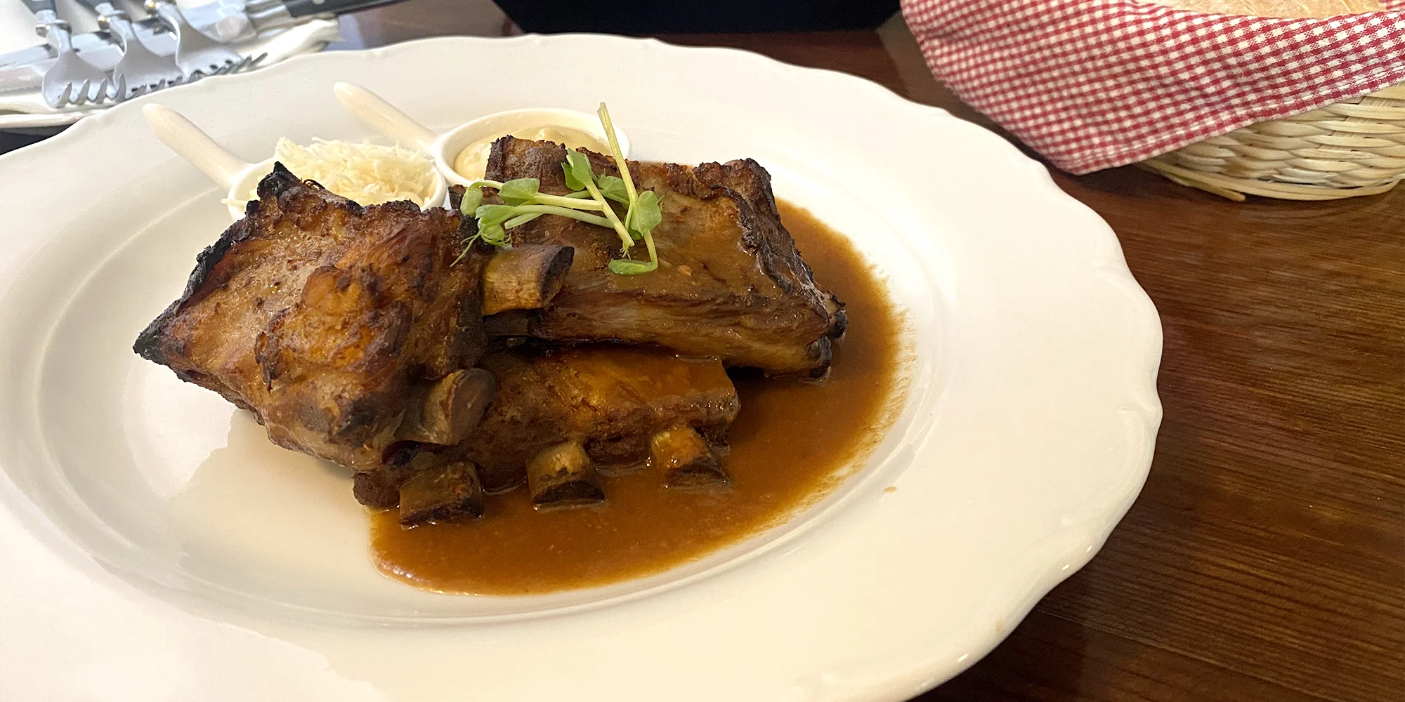 Pečená žebra v marinádě s domácím chlebem pro dva - Obrázek 5