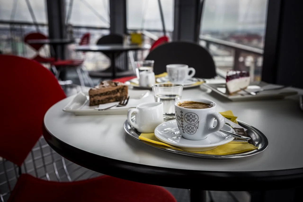 Bolt Tower: vstup na věž a lahev vína pro 2 osoby - Obrázek 10