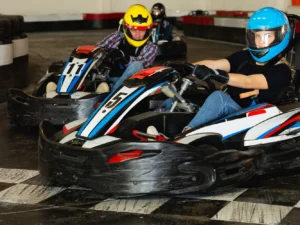 20 minut závodníkem: 2 akční jízdy v motokáře