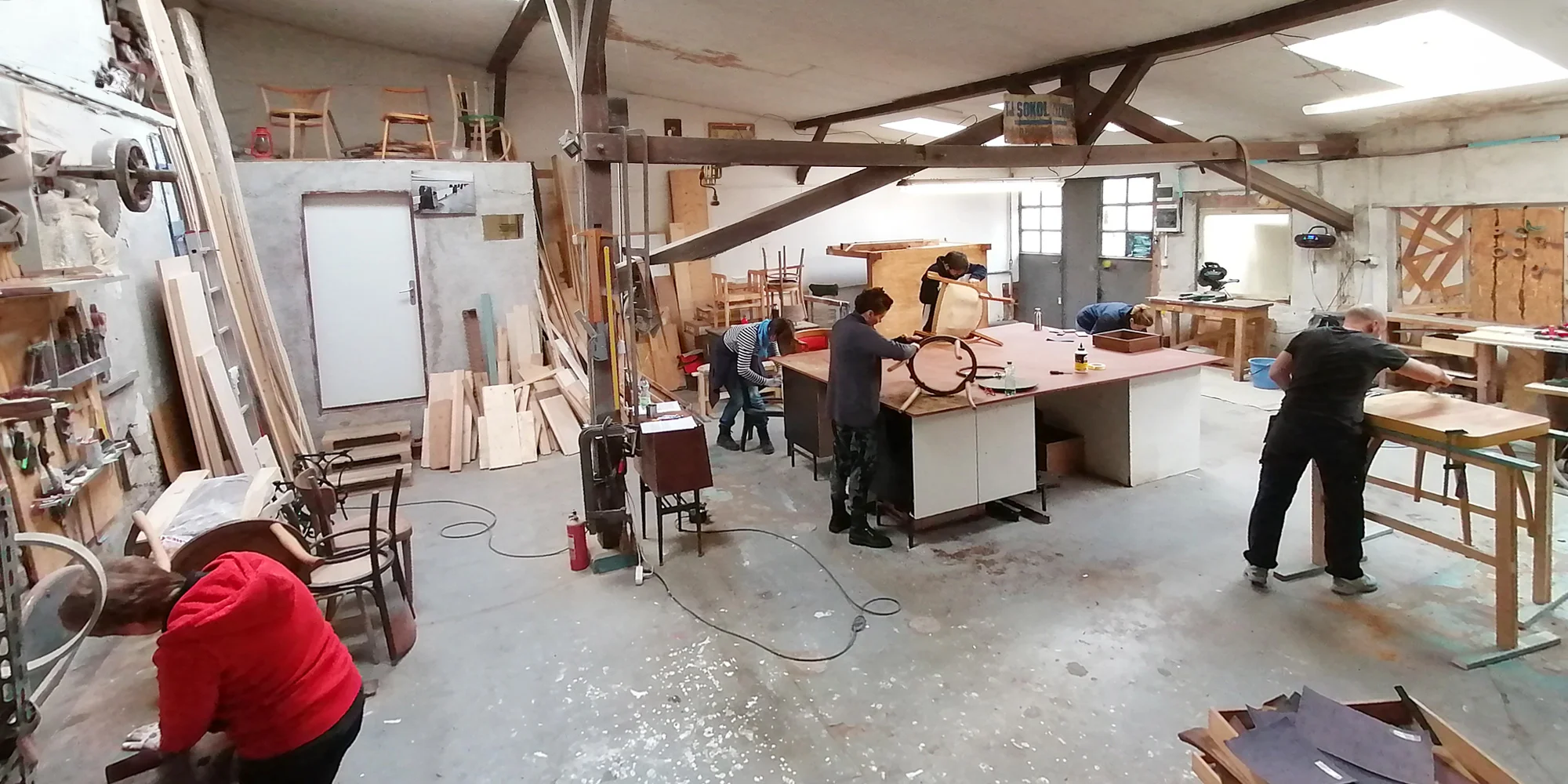 Celodenní kurz renovace nábytku pro 1 i 2 osoby