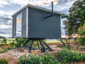 Glamping v krásně zařízeném otočném tiny house