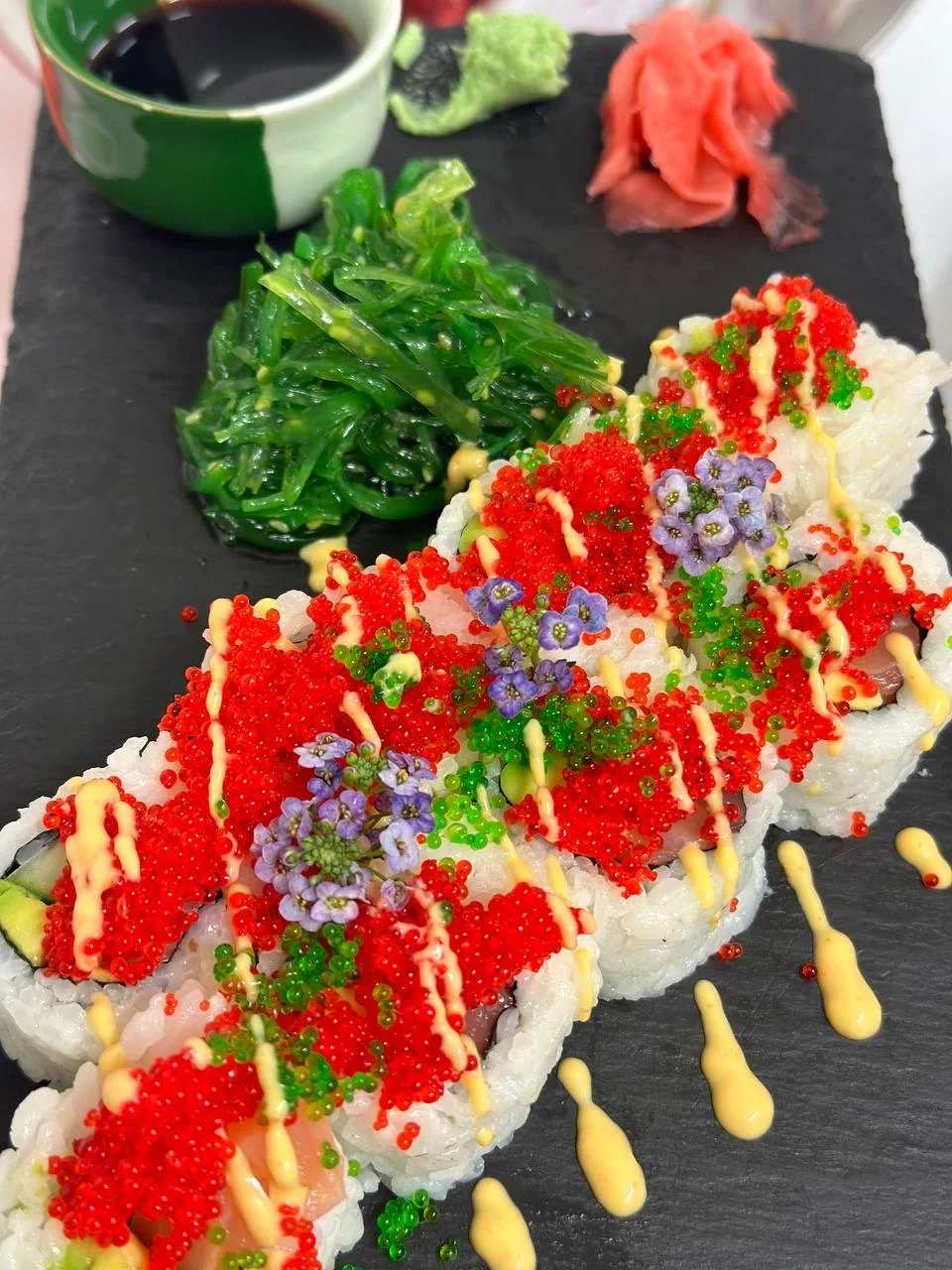 Pestré sety 8–54 kusů sushi s rybami i zeleninou - Obrázek 7