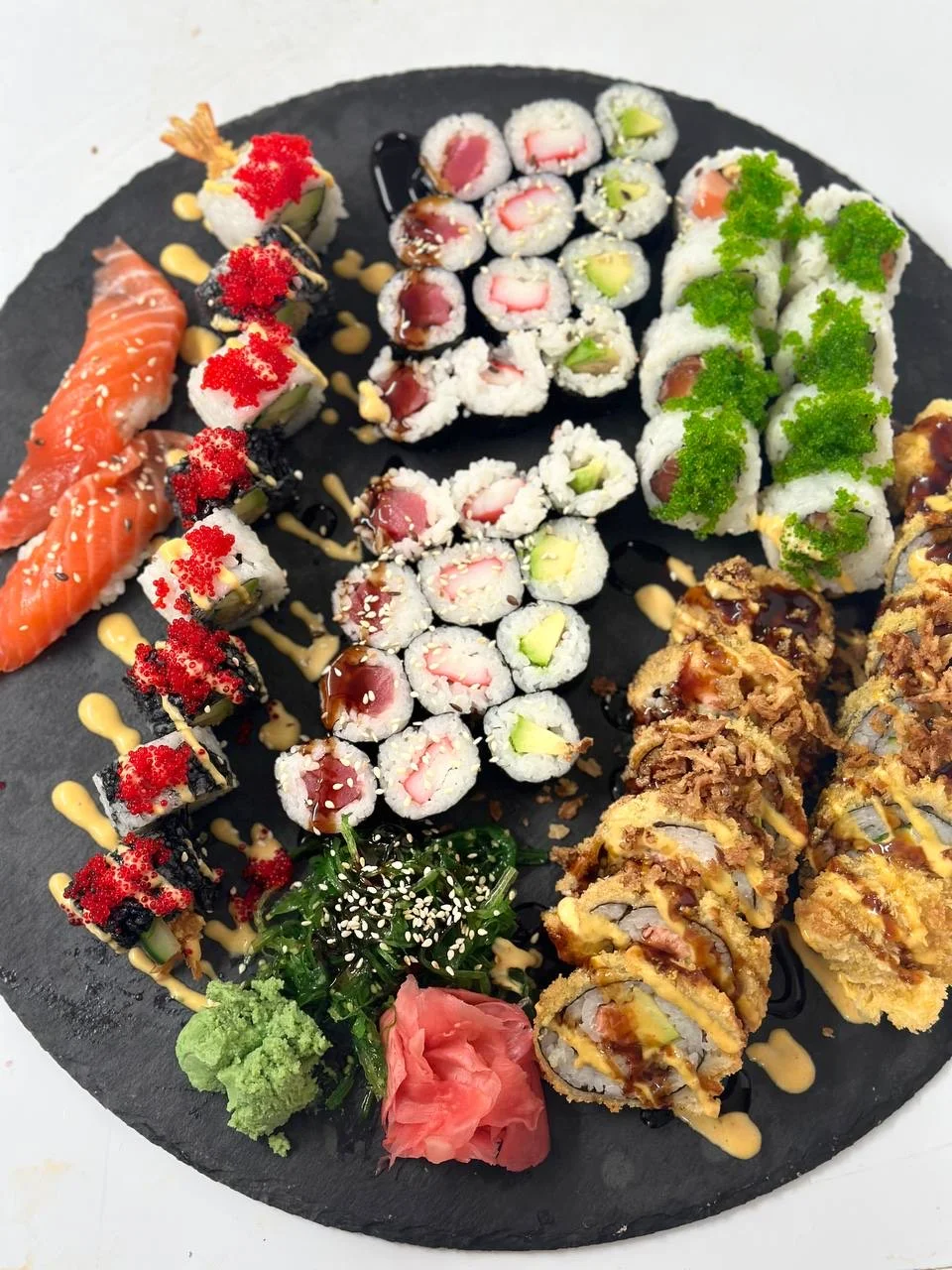 Pestré sety 8–54 kusů sushi s rybami i zeleninou - Obrázek 9