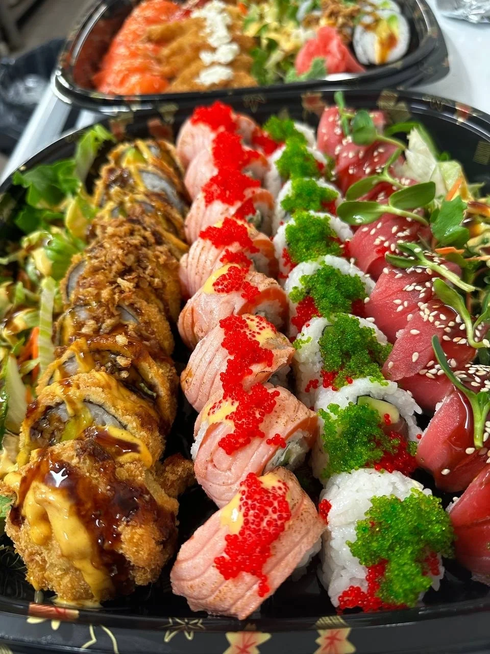 Pestré sety 8–54 kusů sushi s rybami i zeleninou - Obrázek 8