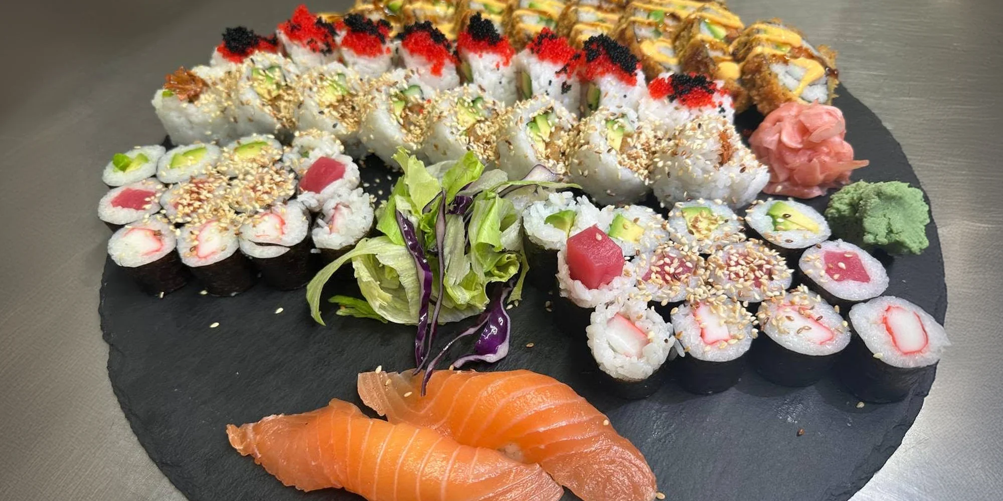 Pestré sety 8–54 kusů sushi s rybami i zeleninou - Obrázek 3