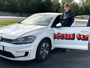 Dětská autoškola: osobní i nákladní auto či bagr