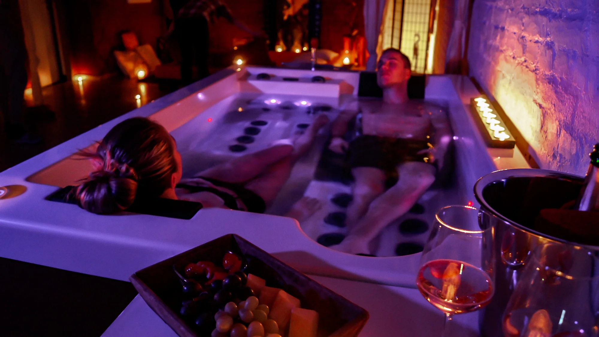 Privátní relax v hydromasážní vaně a infrasauně - Obrázek 9