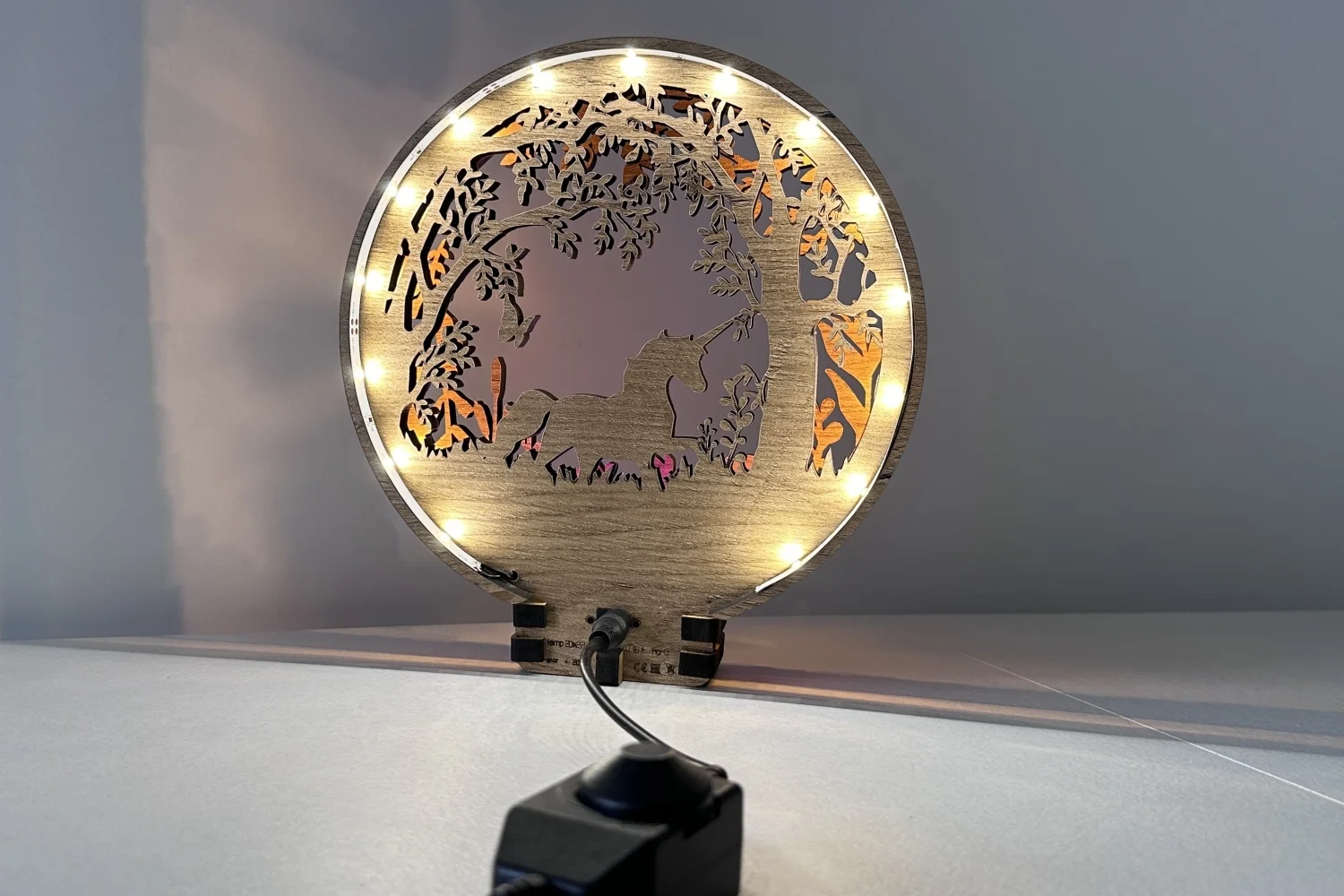 Světelné obrazy, lampy i hodiny české výroby - Obrázek 10