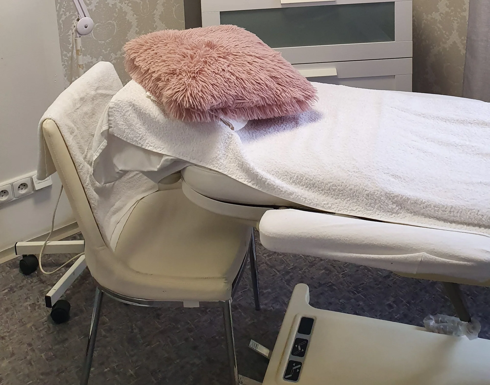 Čištění pleti s ozonoterapií či balíček s barvením řas a obočí - Obrázek 3