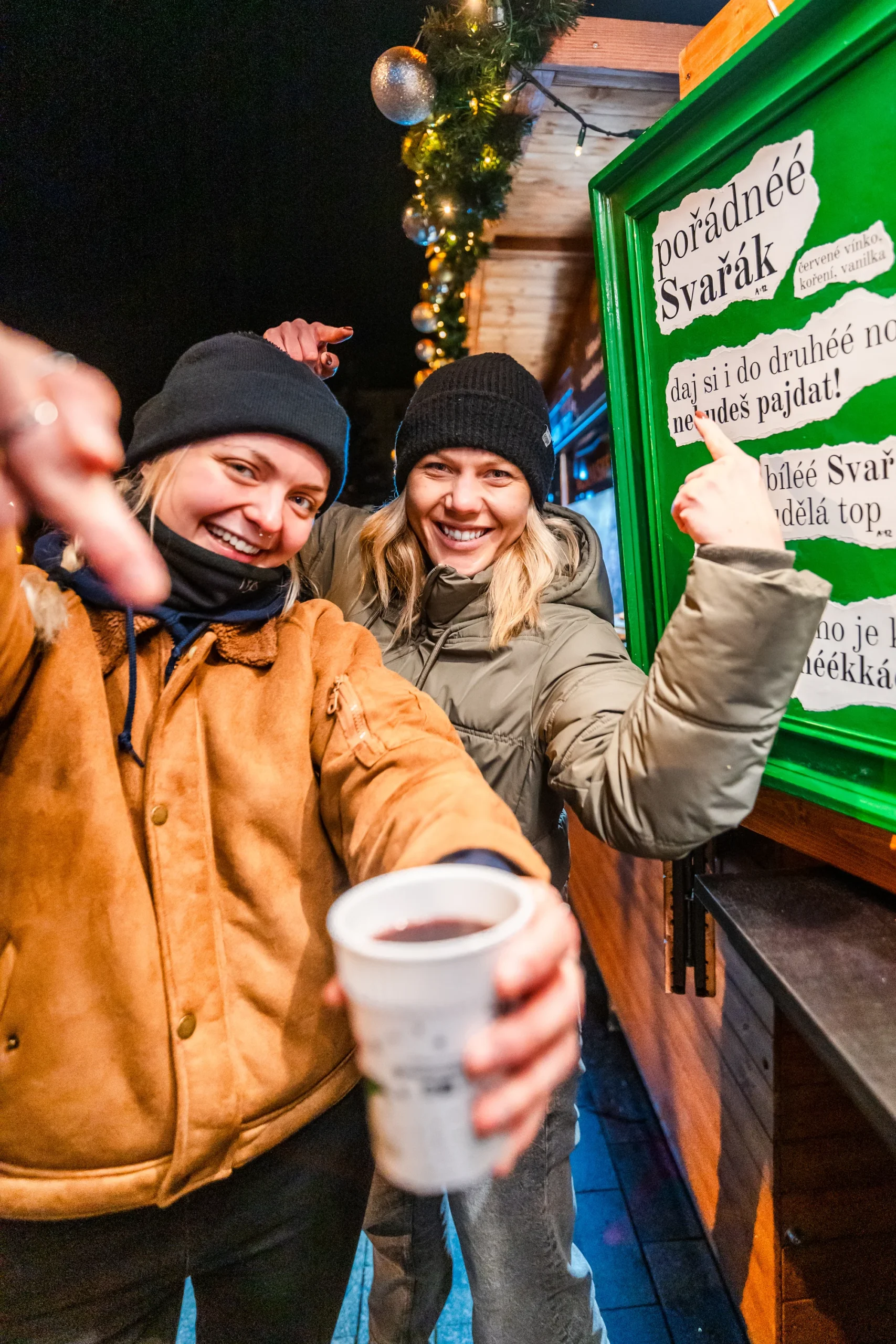 Dědečkův svařák přímo na námětí Svobody - Obrázek 7