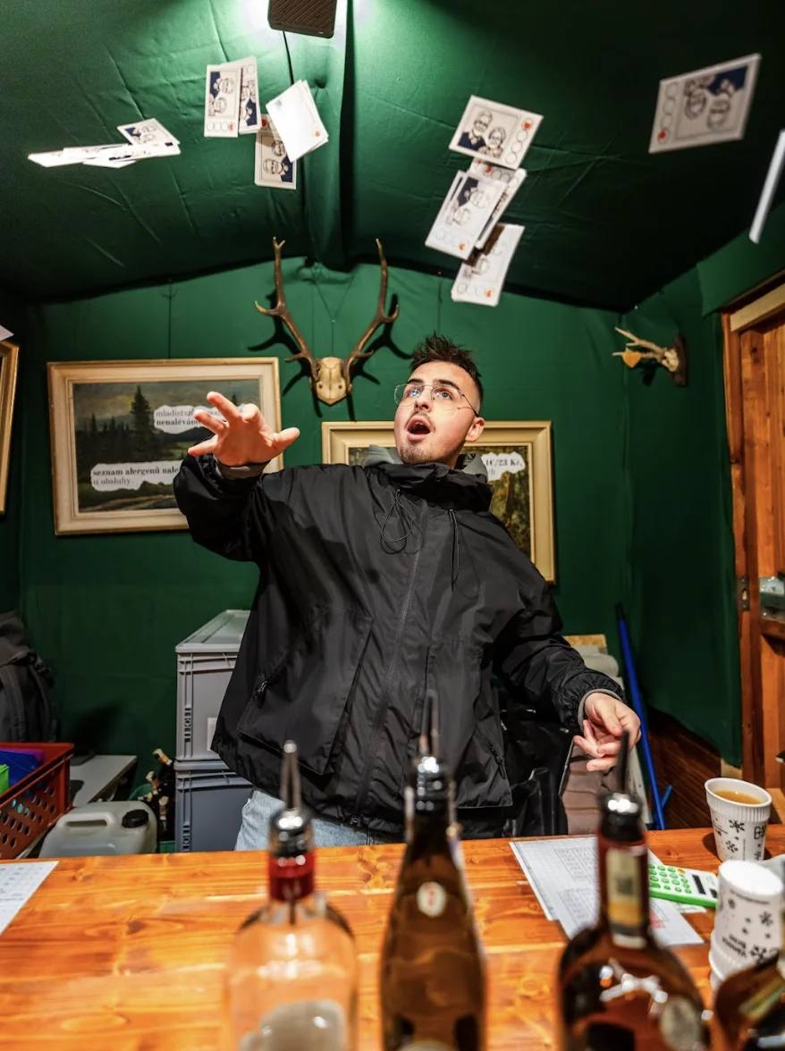 Dědečkův svařák přímo na námětí Svobody - Obrázek 8