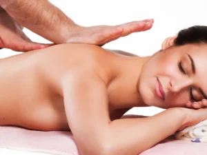 Masáž dle výběru: lávové kameny, aroma i baňkování