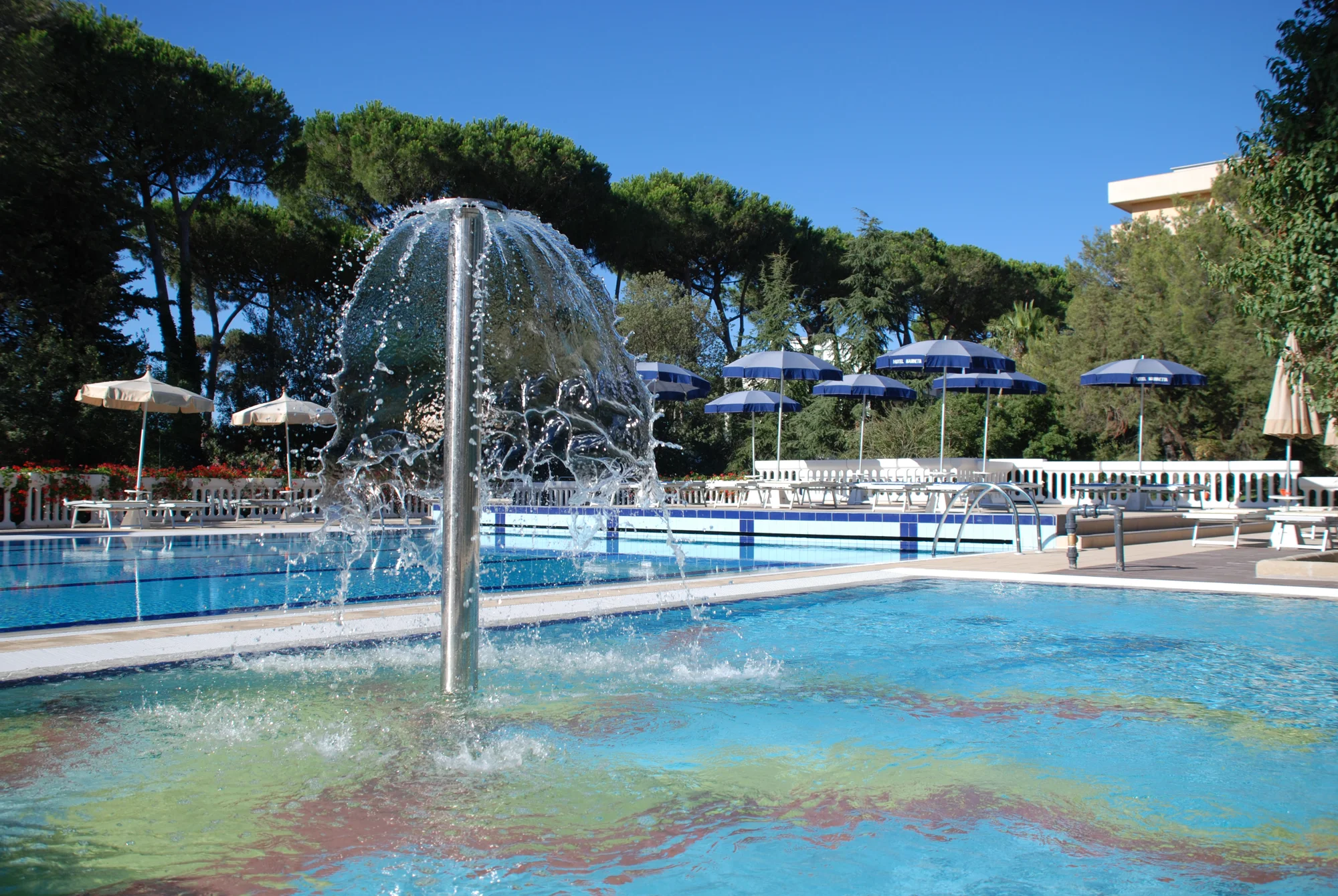 4* Toskánsko: strava, hotel 100 m od pláže, dětský klub - Obrázek 10