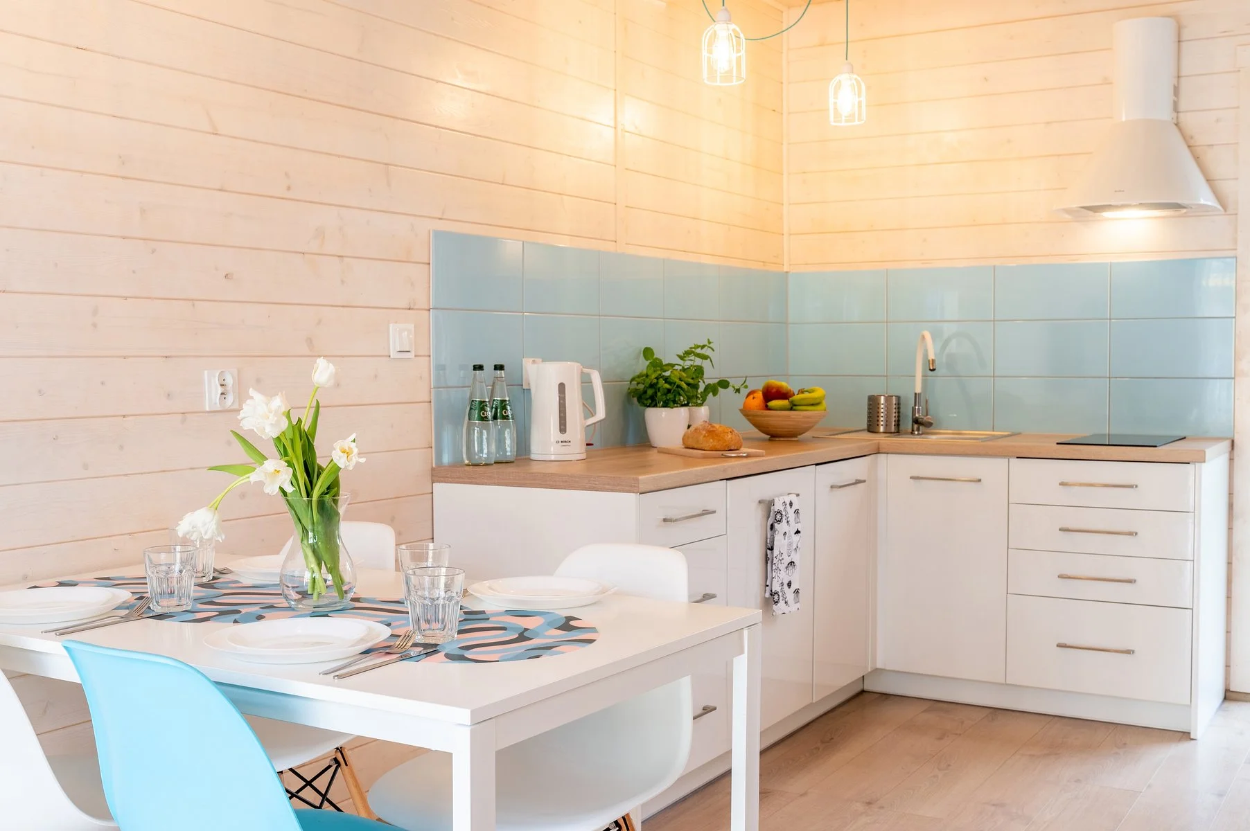 S dětmi na Balt: barevné domky u pláže a hřiště - Obrázek 7