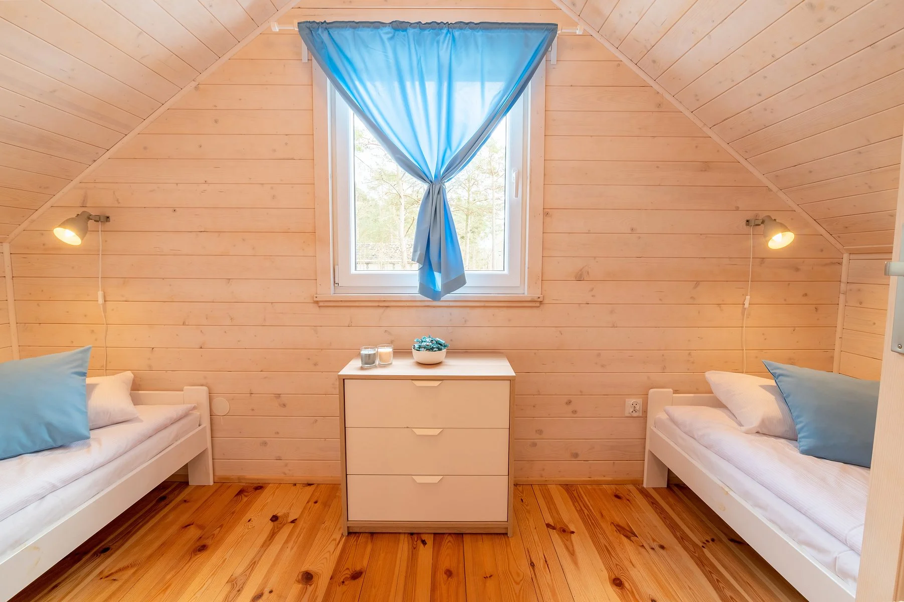 S dětmi na Balt: barevné domky u pláže a hřiště - Obrázek 9