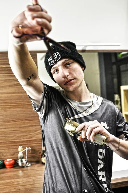 Střih pro chlapce i nový účes vč. vousů pro pány - Obrázek 3