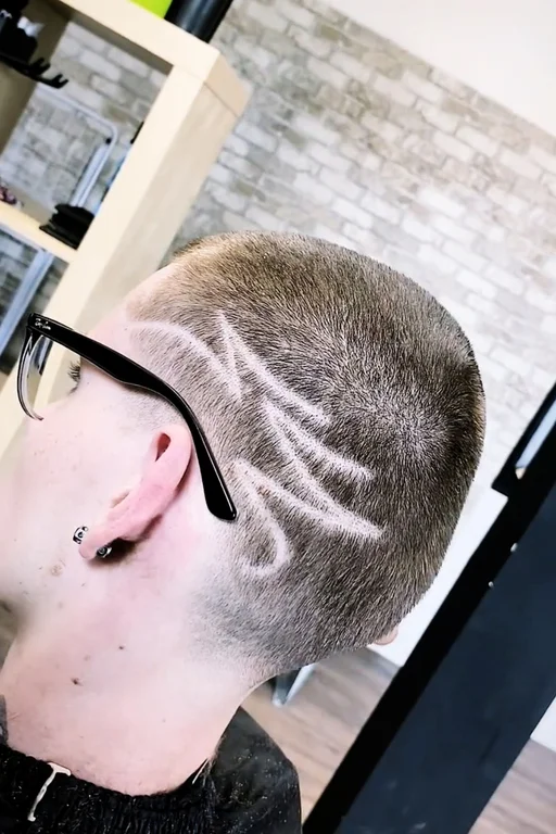 Střih pro chlapce i nový účes vč. vousů pro pány - Obrázek 7