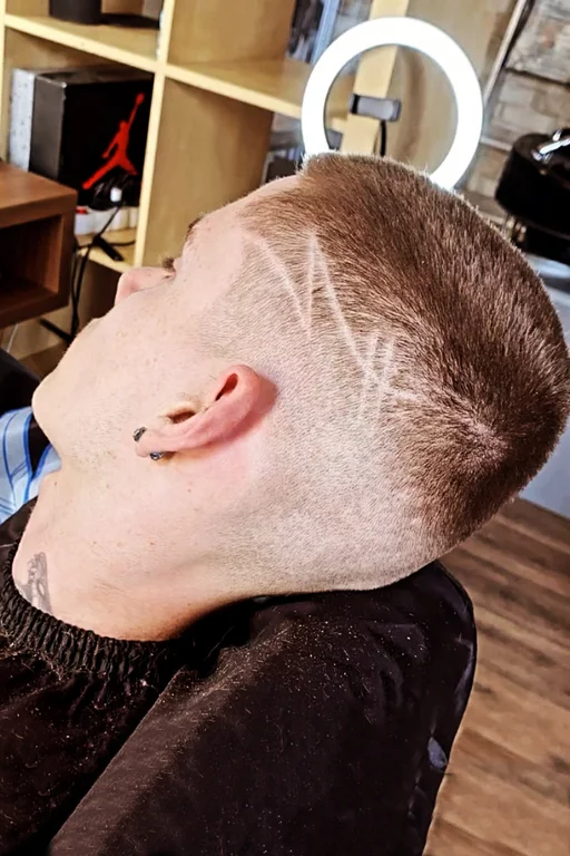 Střih pro chlapce i nový účes vč. vousů pro pány - Obrázek 10