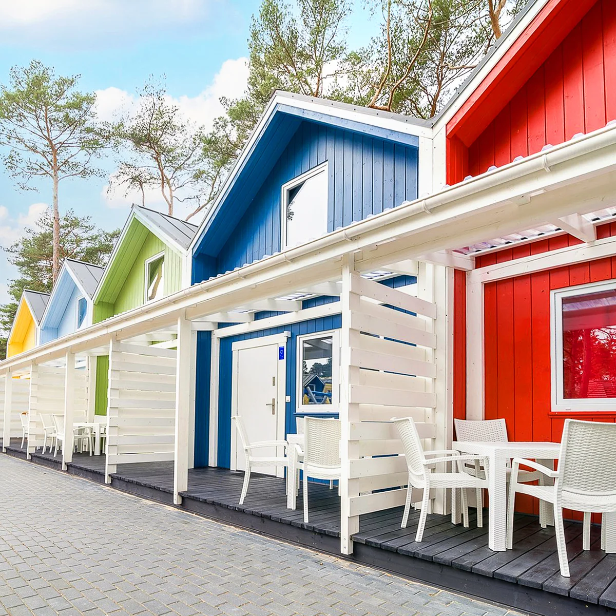 S dětmi na Balt: barevné domky u pláže a hřiště - Obrázek 2