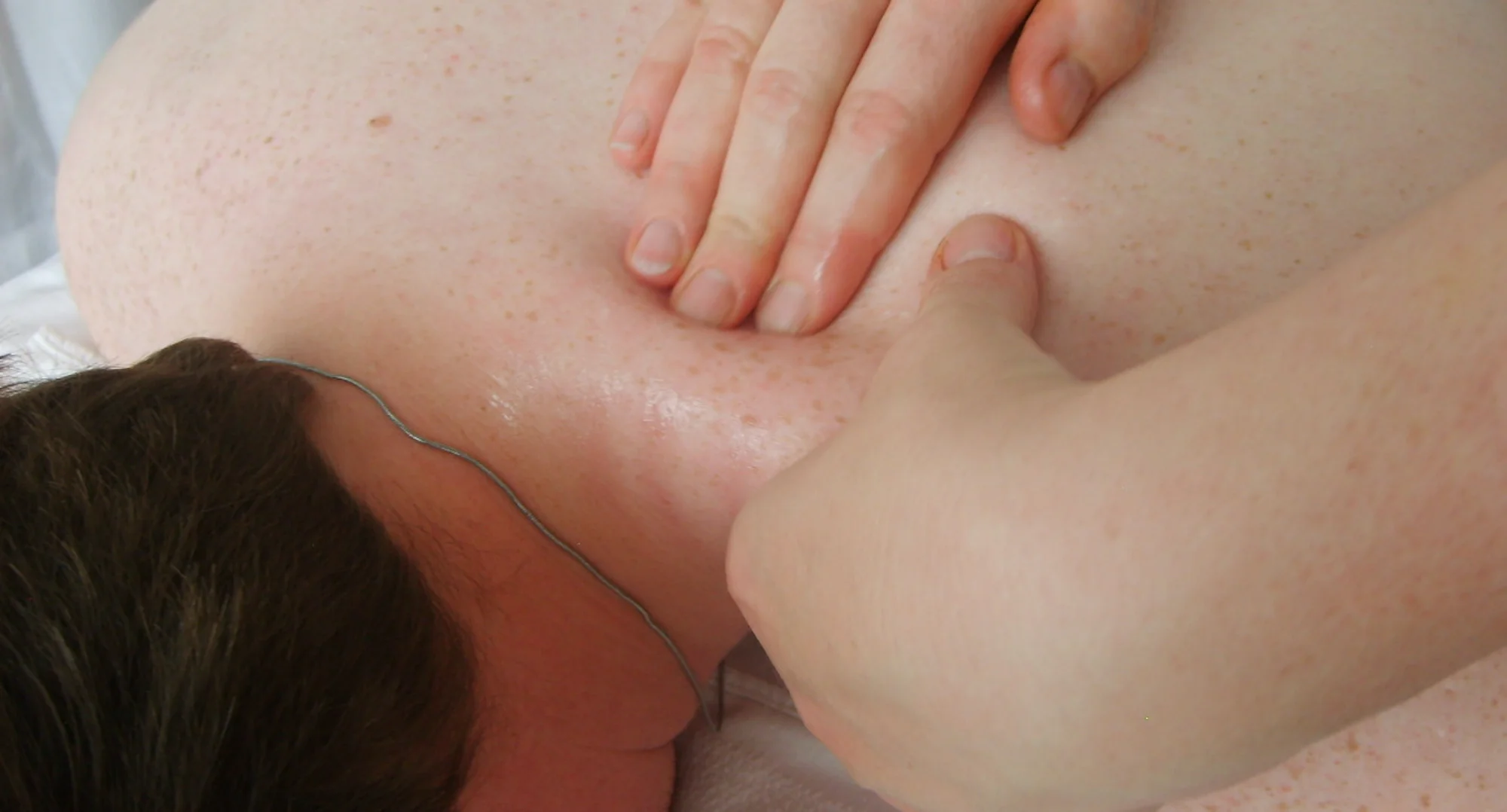 Masáže dle výběru: relax pro šíji a záda i lávové kameny - Obrázek 5