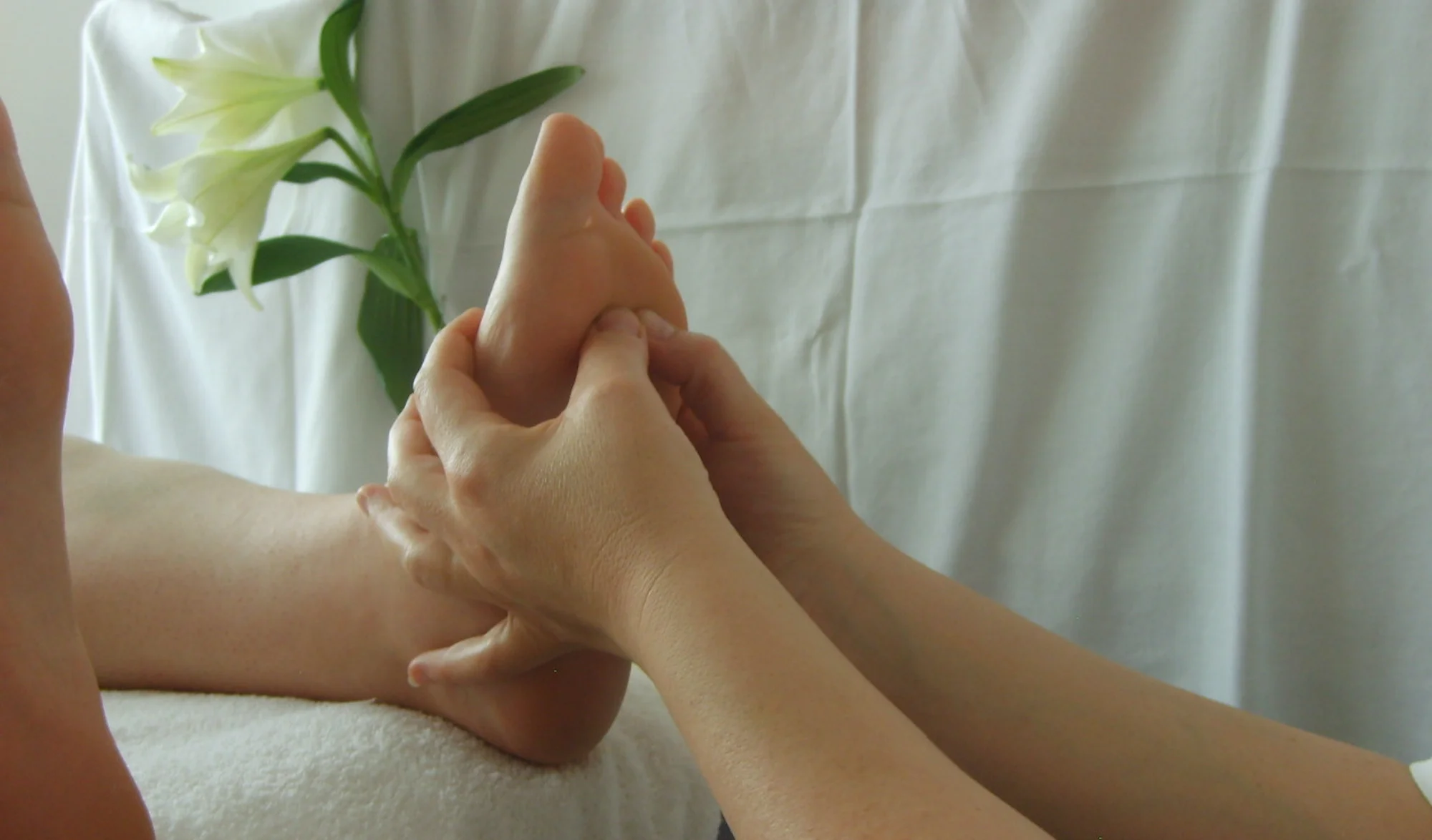 Masáže dle výběru: relax pro šíji a záda i lávové kameny - Obrázek 6