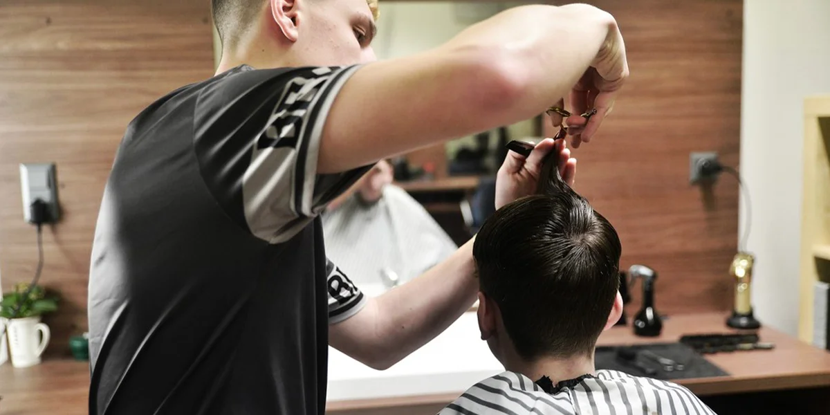 Střih pro chlapce i nový účes vč. vousů pro pány - Obrázek 5