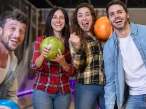 1 h bowlingu až pro 8 osob a 450 g žebírek k tomu