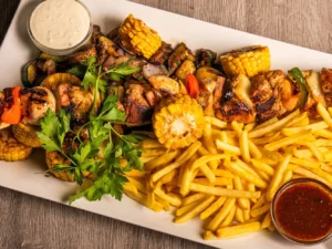 Masový špíz a hranolky pro 2 osoby i dezert dle výběru