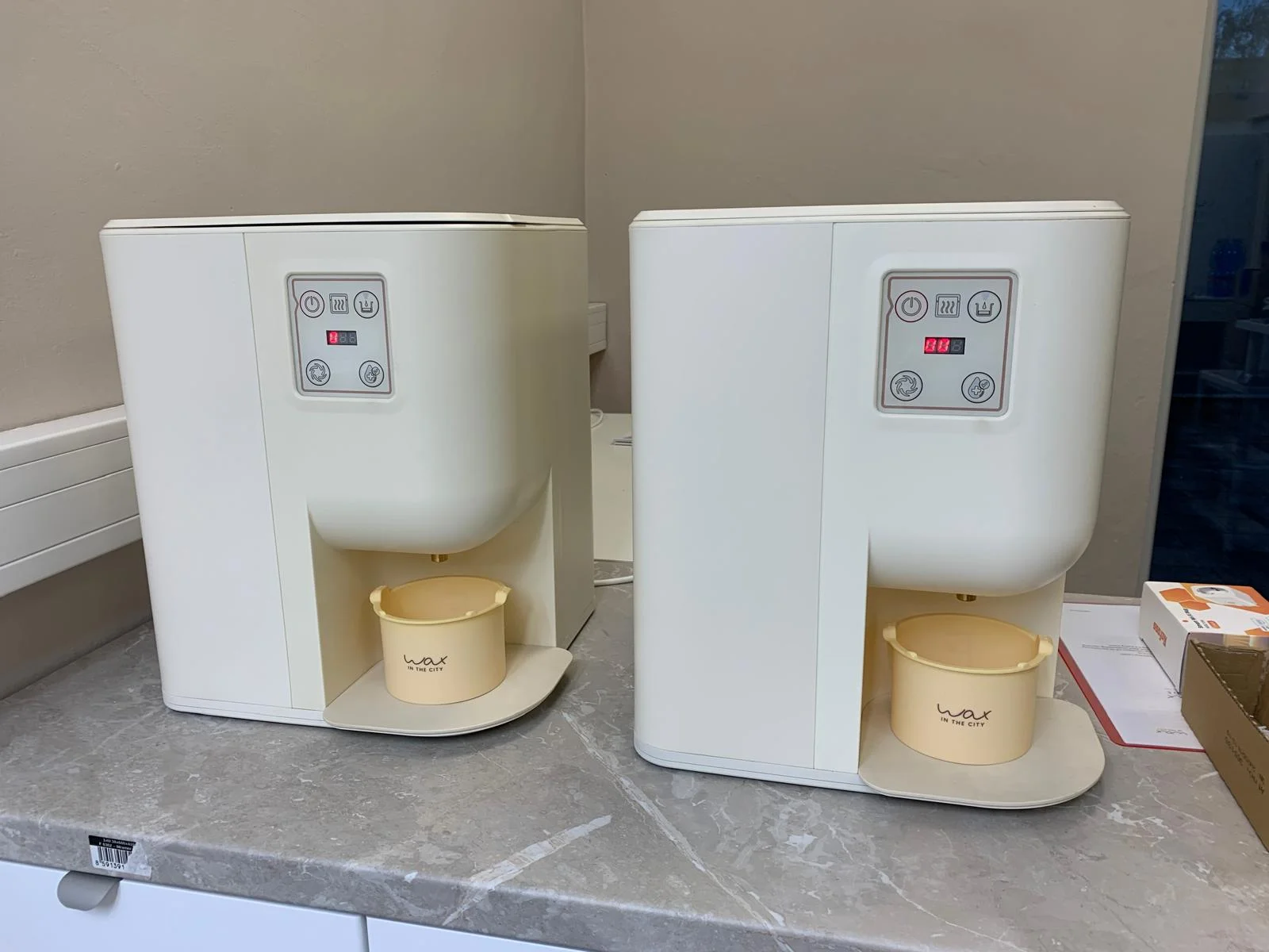 Šetrná depilace teplým voskem pro ženy i muže - Obrázek 4