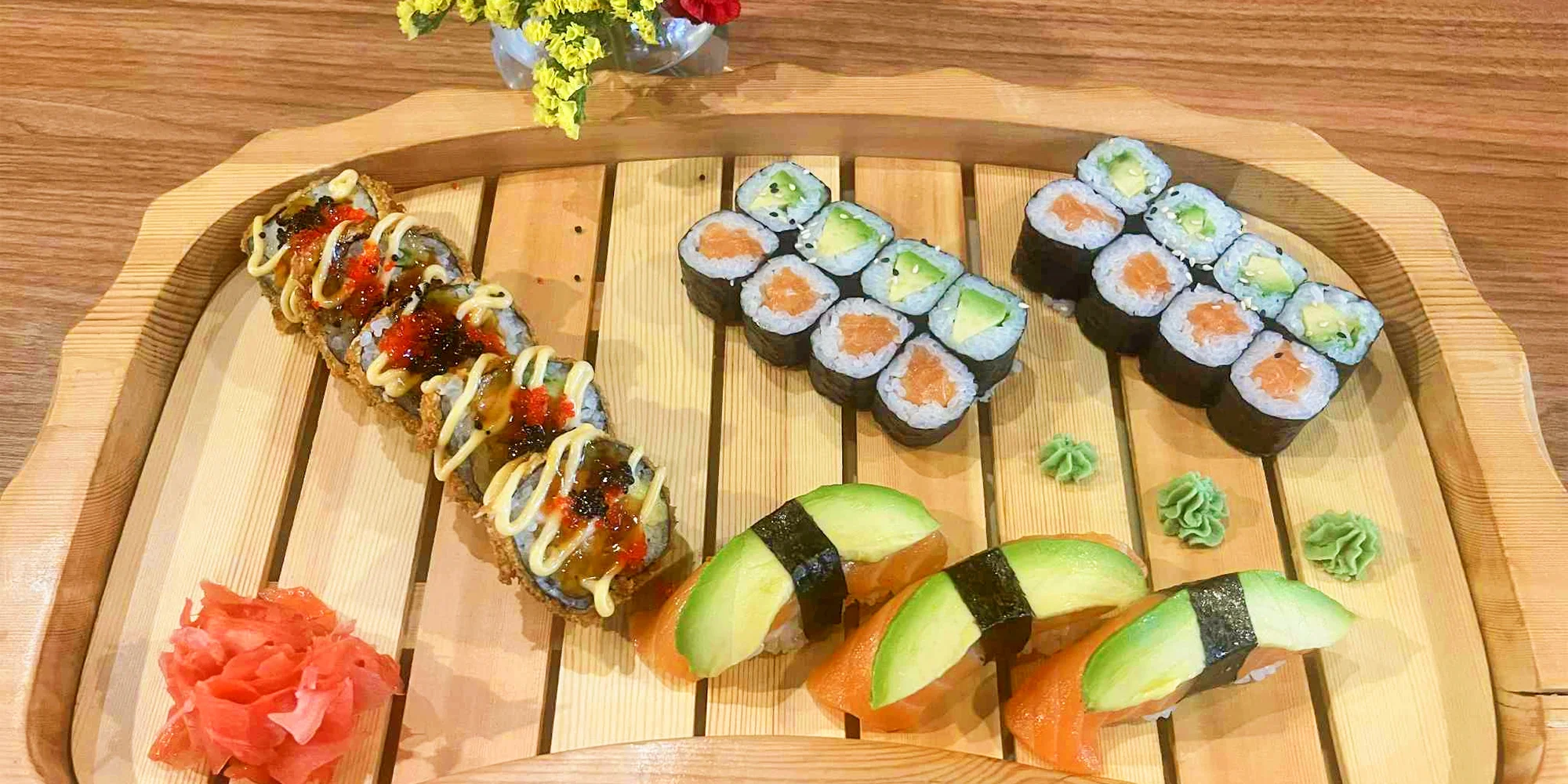Set 24 ks sushi: maki, nigiri i smažené rolky