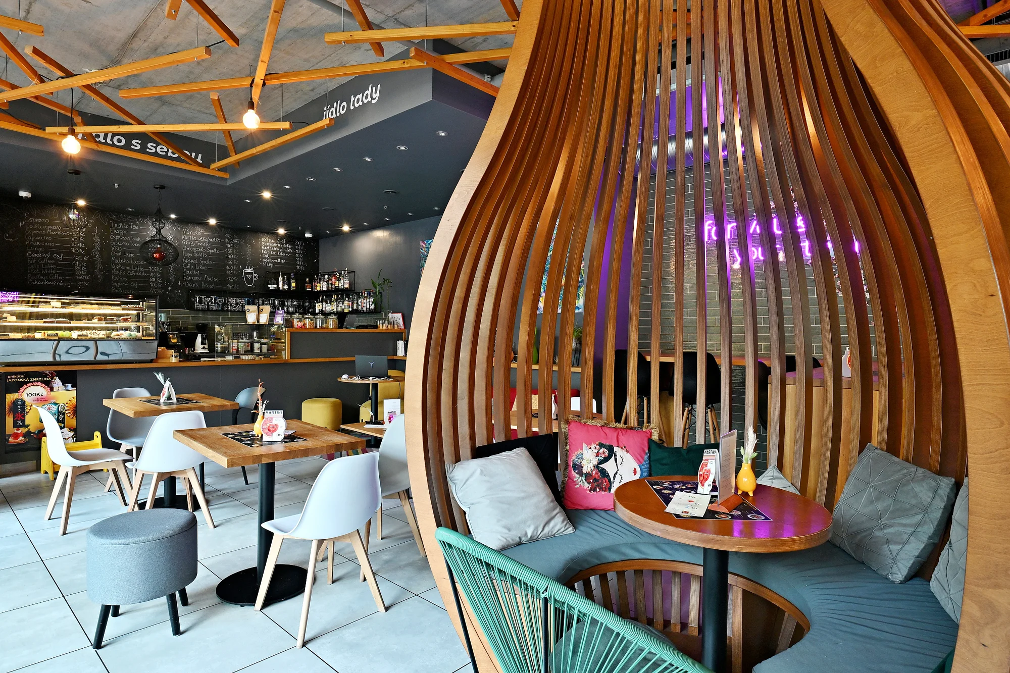 1 nebo až 4 míchané drinky v srdci Karlína - Obrázek 9