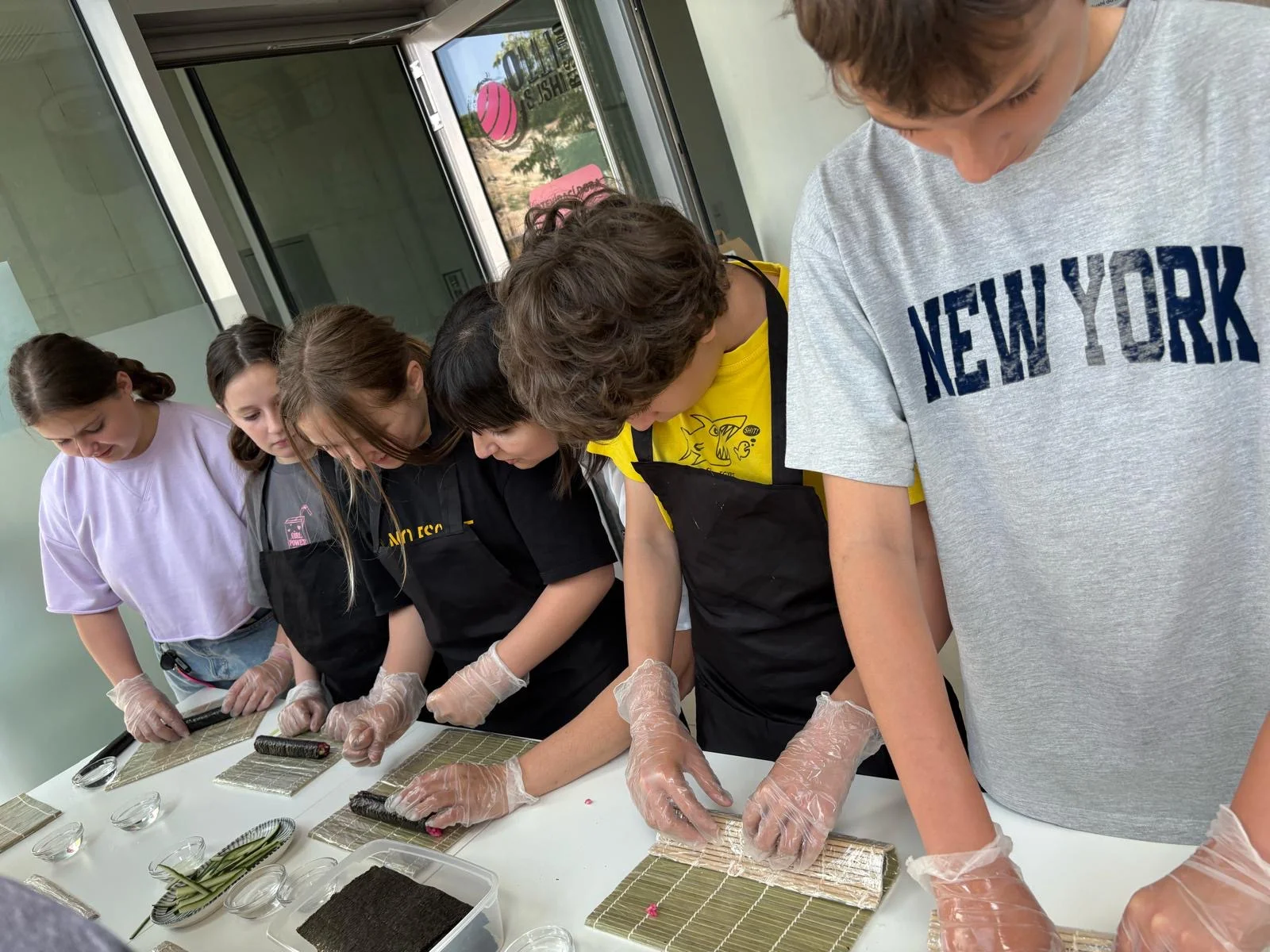 Kurz přípravy sushi pro dospělé i děti: od čištění ryby po rolování - Obrázek 7