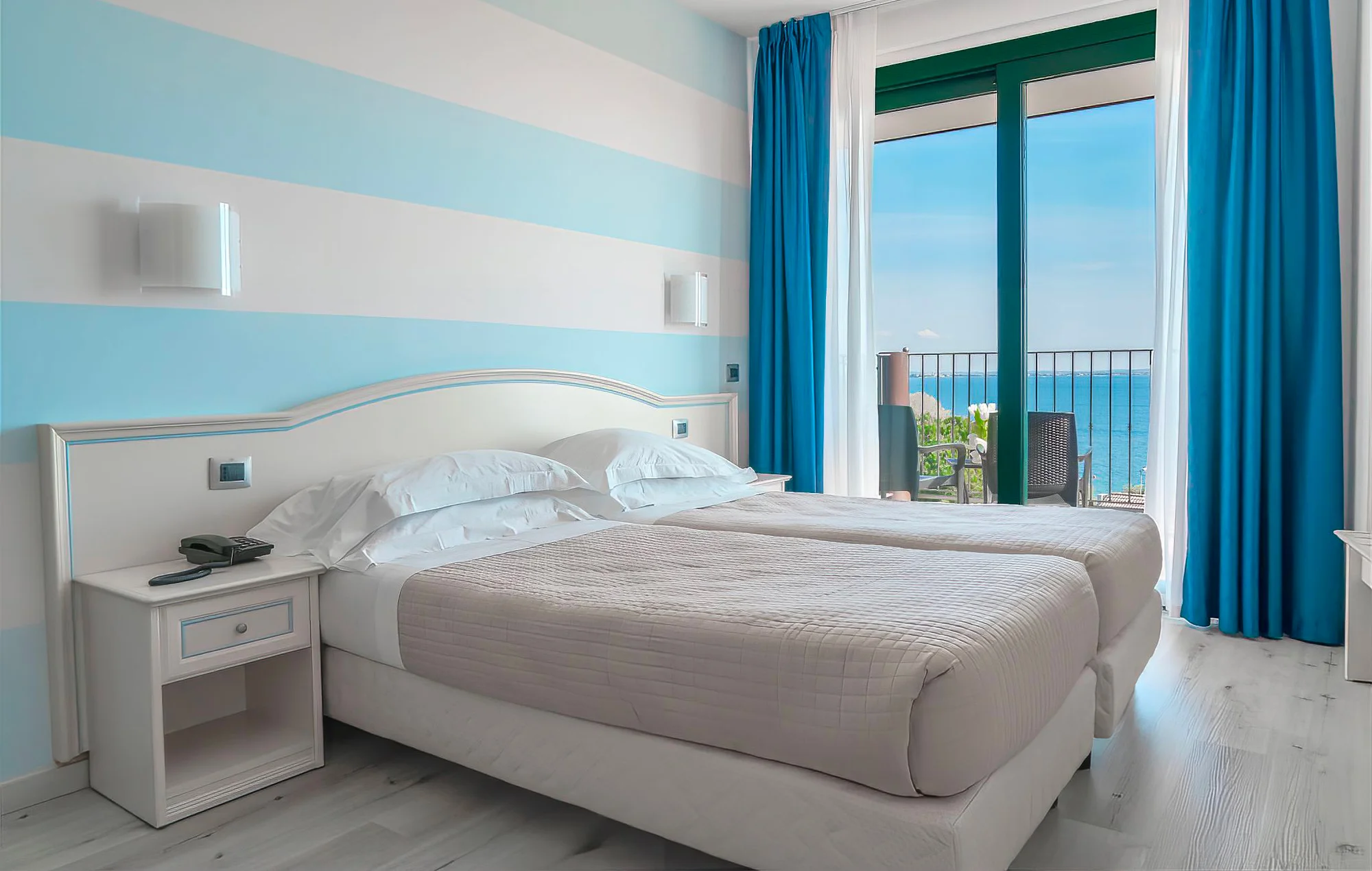 Hotel přímo u Lago di Garda s bazénem a stravou - Obrázek 4